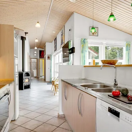 Gravers - 100m From The Sea By Interhome Semesterbostad *