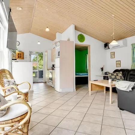 Semesterbostad Gravers - 100m From The Sea By Interhome